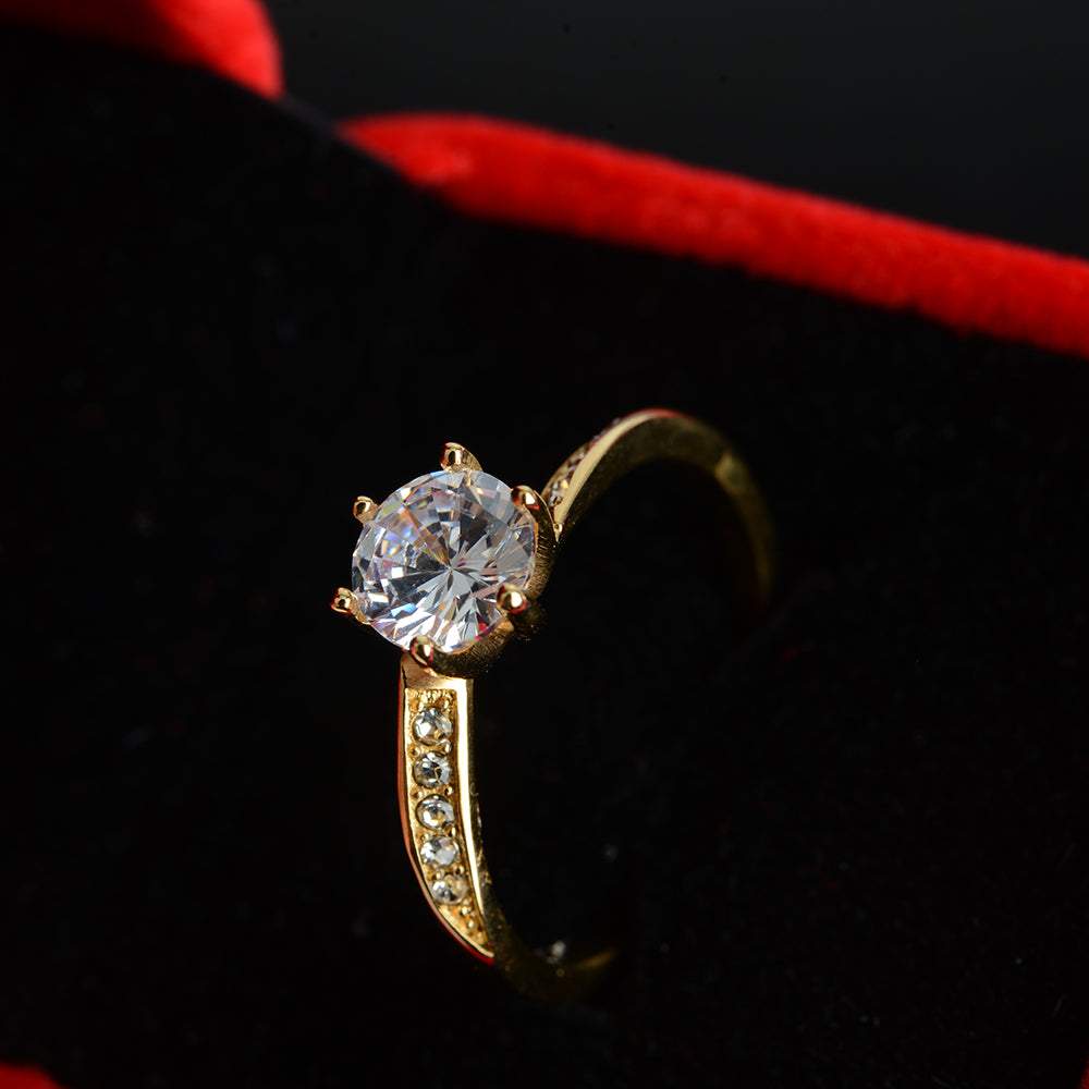 18k Gold Solitaire Wedding Ring with Eternal Crystals